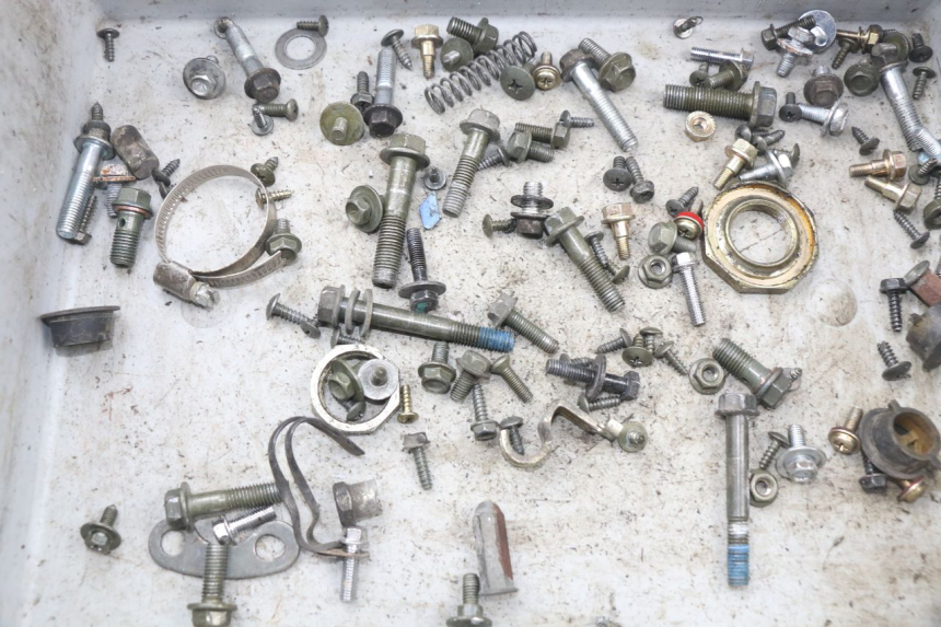 photo de WOREK Z ŚRUBAMI I ELEMENTAMI ZŁĄCZNYMI SYM ORBIT III 3 4T 50 (2021 - 2025) - Szczegół części