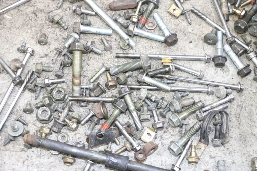 photo de WOREK Z ŚRUBAMI I ELEMENTAMI ZŁĄCZNYMI SYM ORBIT III 3 4T 50 (2021 - 2025) - Szczegół części