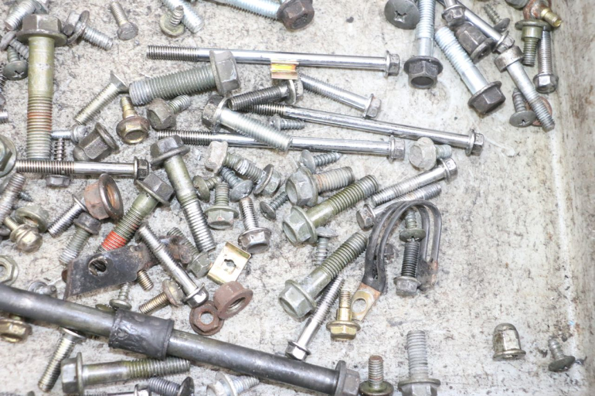 photo de WOREK Z ŚRUBAMI I ELEMENTAMI ZŁĄCZNYMI SYM ORBIT III 3 4T 50 (2021 - 2025) - Zbliżenie techniczne