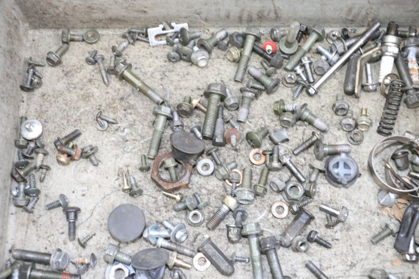 photo de TORBA ZESTAW ŚRUB I WKRĘTÓW SYM ORBIT III 3 4T 50 (2018 - 2021) - Zoom stanu zużycia