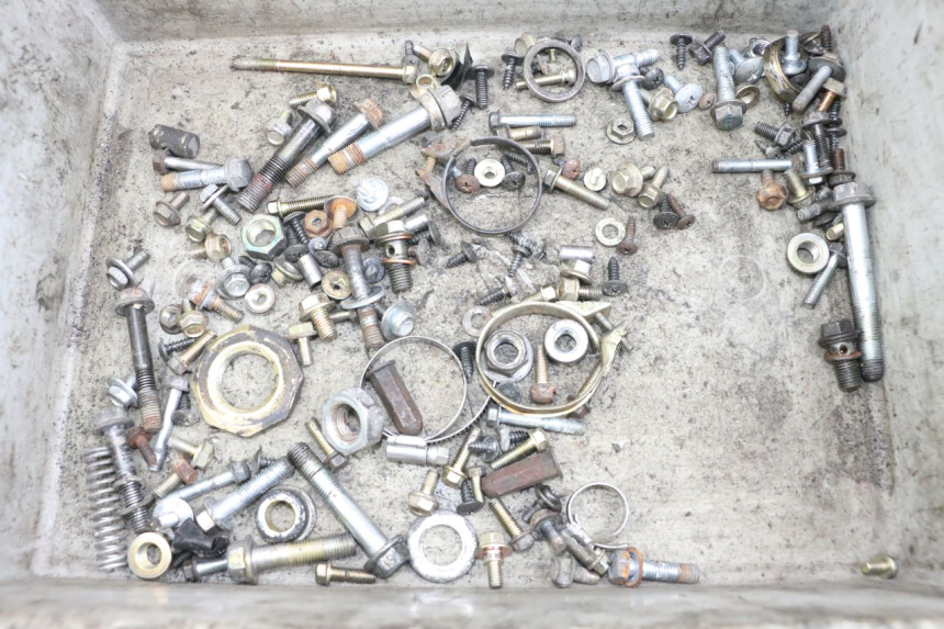 photo de WOREK Z ŚRUBAMI I WKRĘTAMI SYM ORBIT 50 (2008 - 2010) - Widok główny