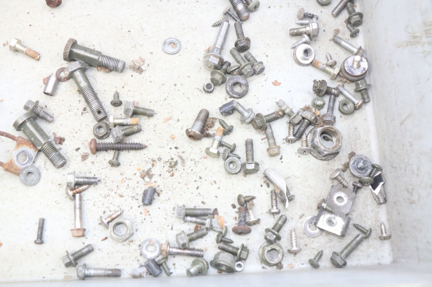 photo de TORBA ZESTAW ŚRUB I WKRĘTÓW TNT MOTOR OTTO 2T 50 (2012 - 2018) - Zoom stanu zużycia