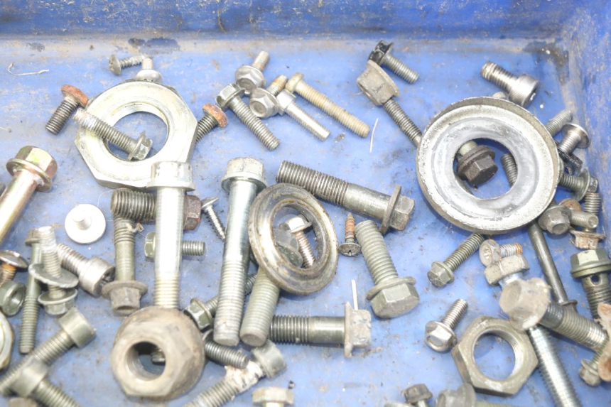 photo de TORBA ZESTAW ŚRUB I WKRĘTÓW TNT MOTOR OTTO 2T 50 (2012 - 2018) - Inny kąt widzenia