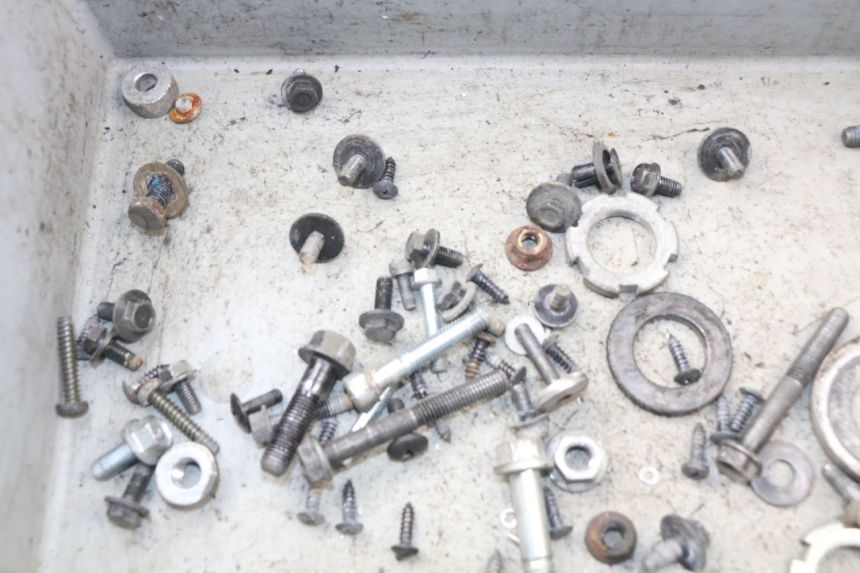 photo de WOREK ŚRUB I WKRĘTÓW MBK OVETTO 4T 50 (2008 - 2016) - Inny kąt widzenia