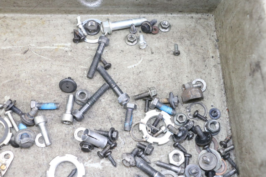 photo de WOREK ŚRUB I ŚRUBEK MBK OVETTO ONE 2T 50 (2013 - 2017) - Inny kąt widzenia