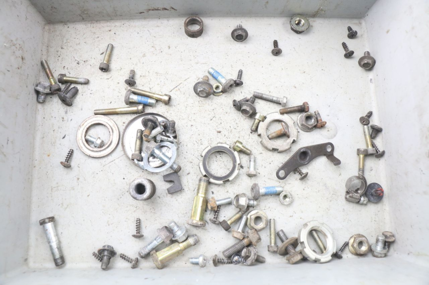 photo de WOREK ŚRUB I WKRĘTÓW MBK OVETTO 50 (1998 - 2007) - Widok główny