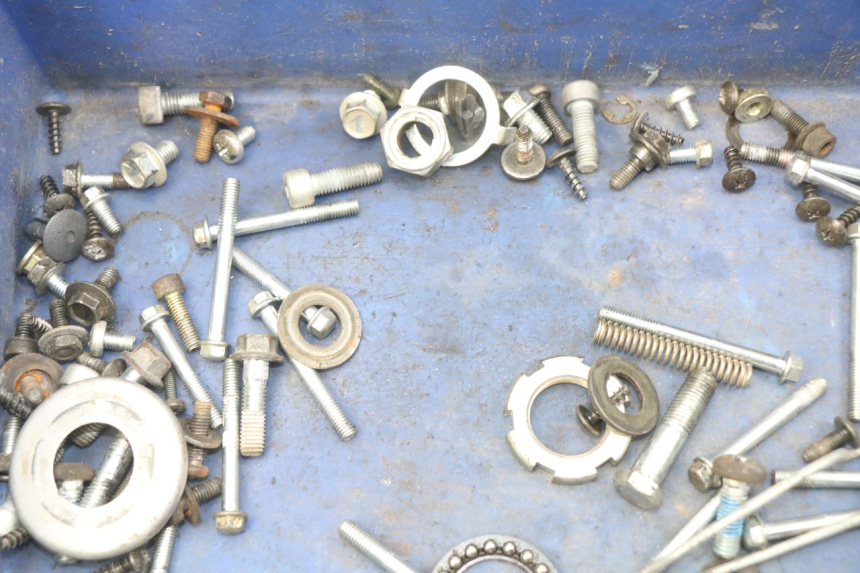 photo de WOREK ŚRUB I WKRĘTÓW MBK OVETTO 50 (1998 - 2007) - Inny kąt widzenia