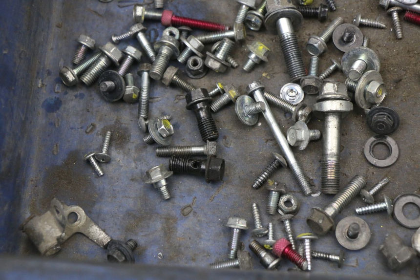 photo de WOREK ŚRUB I WKRĘTÓW HONDA PCX (JF47) 125 (2012 - 2013) - Inny kąt widzenia