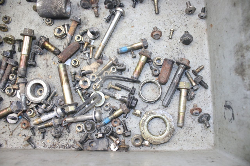 photo de WOREK ŚRUB I WKRĘTÓW KYMCO PEOPLE 250 (2004 - 2008) - Szczegół części