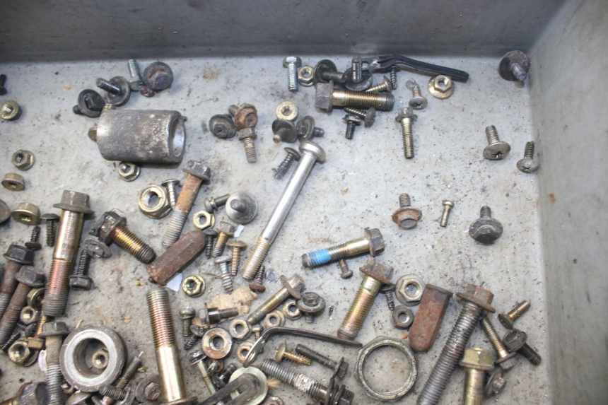 photo de WOREK ŚRUB I WKRĘTÓW KYMCO PEOPLE 250 (2004 - 2008) - Zoom stanu zużycia