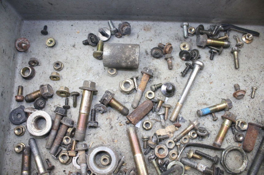 photo de WOREK ŚRUB I WKRĘTÓW KYMCO PEOPLE 250 (2004 - 2008) - Inny kąt widzenia