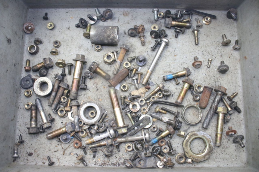 photo de WOREK ŚRUB I WKRĘTÓW KYMCO PEOPLE 250 (2004 - 2008) - Zbliżenie techniczne