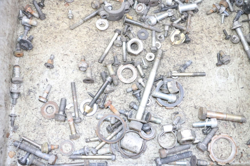 photo de WOREK Z ŚRUBAMI I WKRĘTAMI PEUGEOT ELYSTAR 50 (2002 - 2014) - Szczegół części