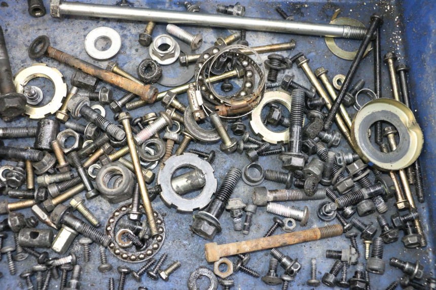 photo de TORBA ZESTAW ŚRUB I WKRĘTÓW PEUGEOT KISBEE 4T 50 (2018 - 2022) - Szczegół części