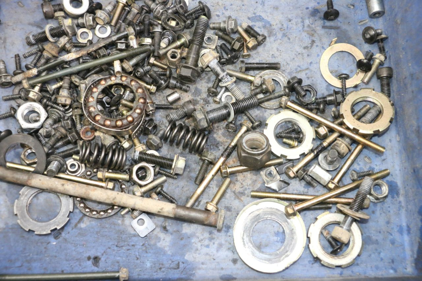 photo de TORBA ZESTAW ŚRUB I WKRĘTÓW PEUGEOT KISBEE 4T 50 (2018 - 2022) - Szczegół części