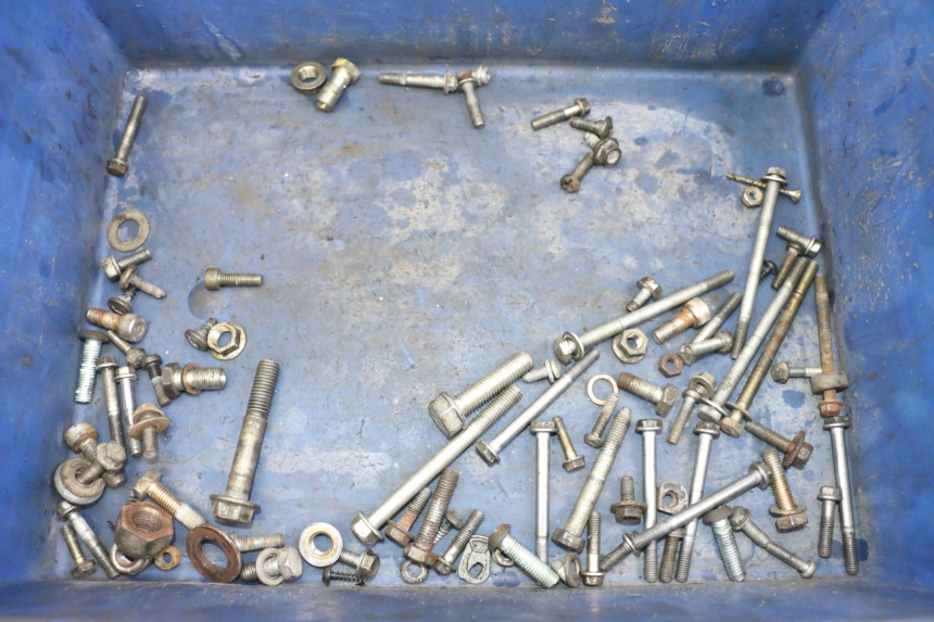 photo de TORBA ZESTAW ŚRUB I WKRĘTÓW PEUGEOT LUDIX 50 (2005 - 2007) - Widok główny