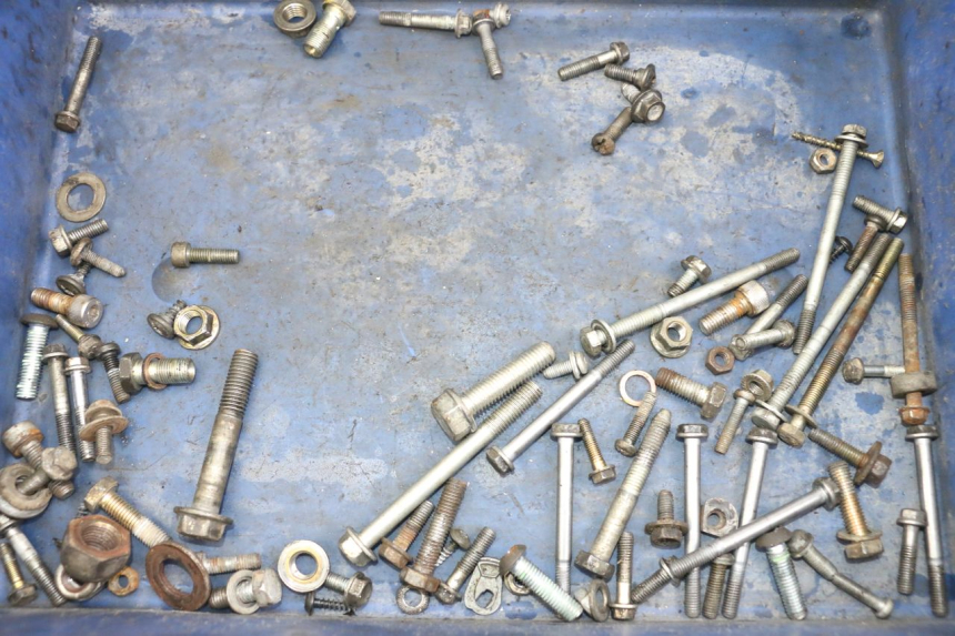 photo de TORBA ZESTAW ŚRUB I WKRĘTÓW PEUGEOT LUDIX 50 (2005 - 2007) - Szczegół części