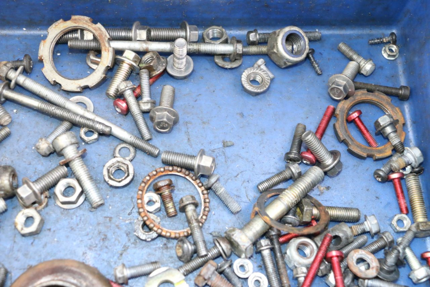 photo de WOREK Z ŚRUBAMI I ELEMENTAMI ZŁĄCZNYMI PEUGEOT TKR TREKKER FURIOUS 50 (2005 - 2014) - Inny kąt widzenia