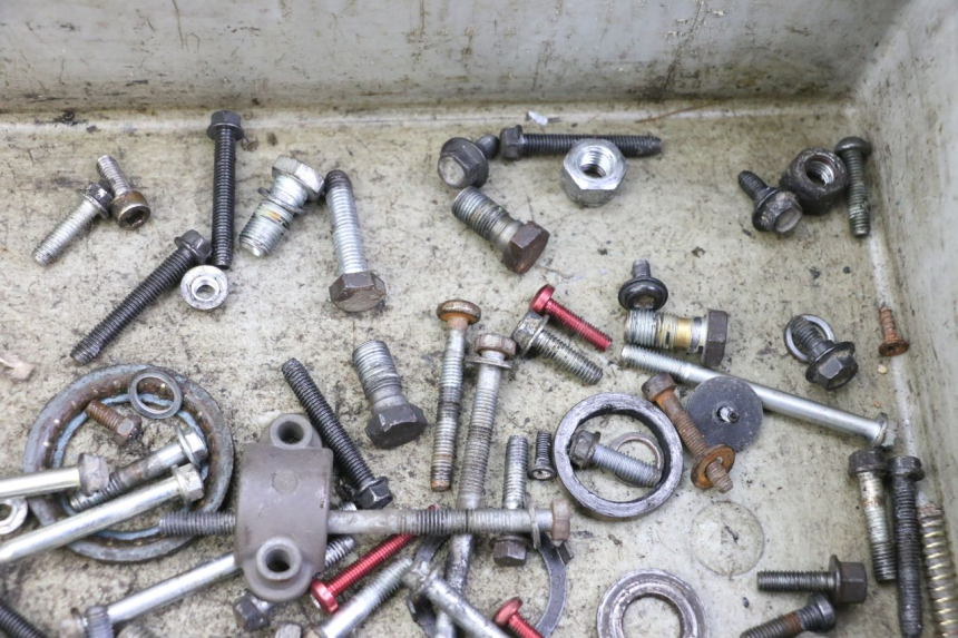 photo de WOREK Z ŚRUBAMI I ELEMENTAMI ZŁĄCZNYMI PEUGEOT TKR TREKKER FURIOUS 50 (2005 - 2014) - Inny kąt widzenia