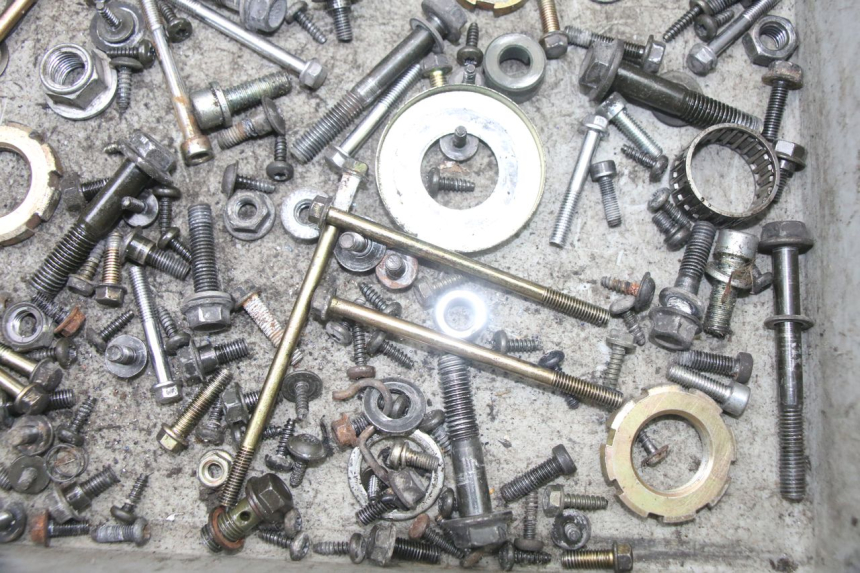 photo de WOREK ŚRUB I ŚRUBEK PEUGEOT VIVACITY 125 (2010 - 2017) - Zbliżenie techniczne