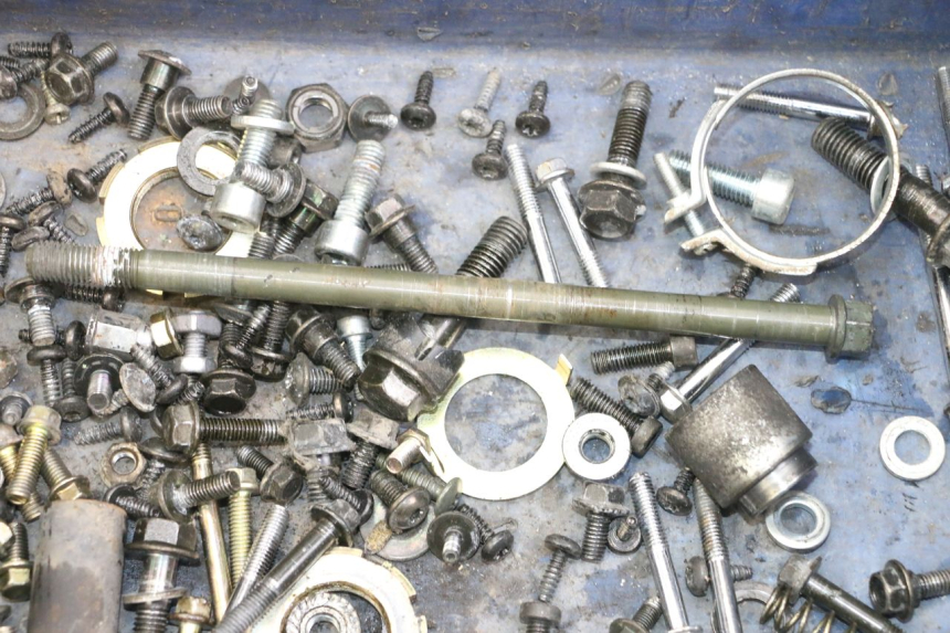 photo de WOREK ŚRUB I ŚRUBEK PEUGEOT VIVACITY 125 (2010 - 2017) - Szczegół części