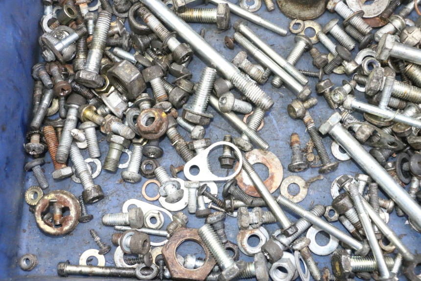 photo de WOREK ŚRUB I WKRĘTÓW PIAGGIO MP3 125 (2006 - 2014) - Inny kąt widzenia