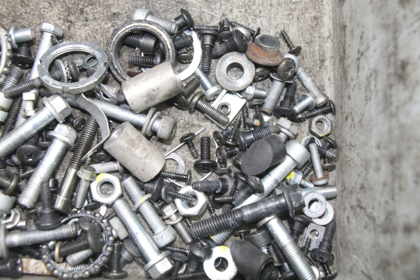 photo de WOREK ŚRUB I WKRĘTÓW PIAGGIO NRG POWER PUREJET 50 (2018 - 2021) - Zoom stanu zużycia