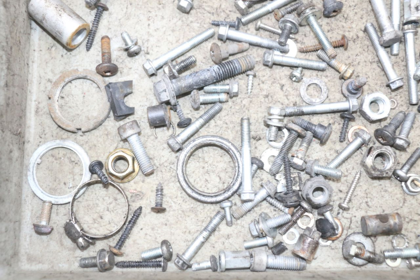 photo de WOREK ŚRUB I WKRĘTÓW PIAGGIO VESPA LX 2T 50 (2005 - 2013) - Inny kąt widzenia