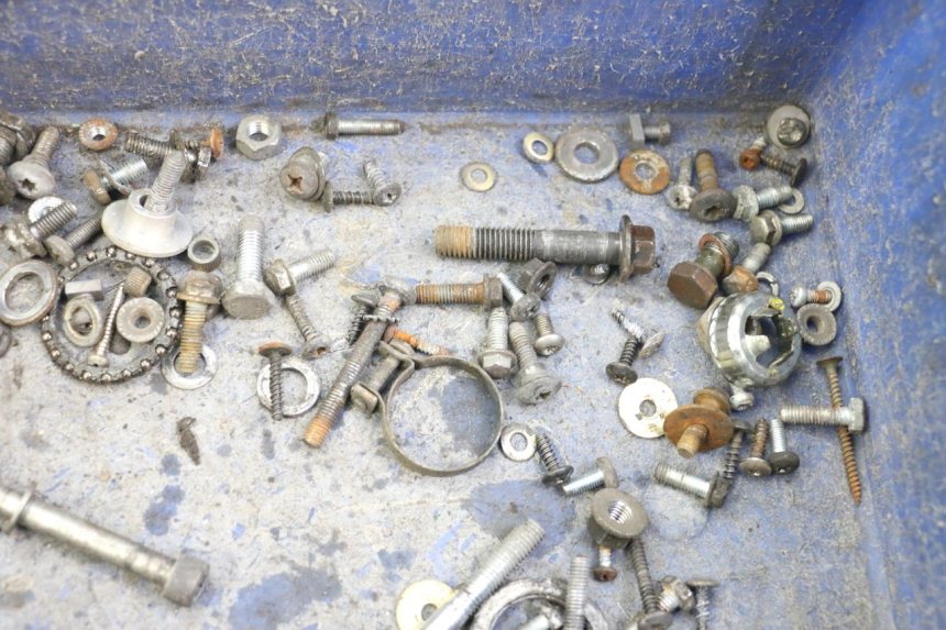 photo de WOREK ŚRUB I WKRĘTÓW PIAGGIO VESPA LX 2T 50 (2005 - 2013) - Inny kąt widzenia