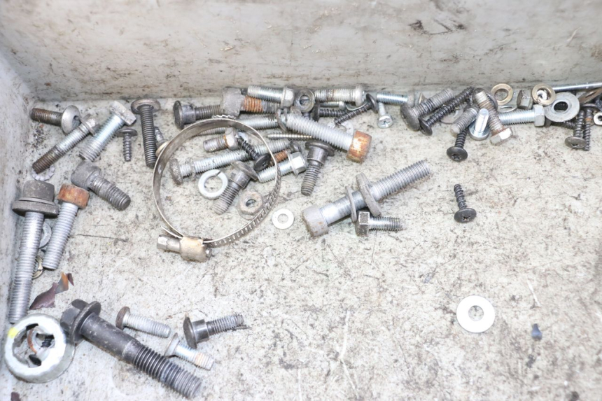 photo de WOREK ŚRUB I WKRĘTÓW PIAGGIO VESPA LX IE 125 (2010 - 2012) - Inny kąt widzenia