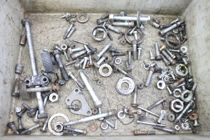 photo de TORBA ZESTAW ŚRUB I WKRĘTÓW PIAGGIO VESPA S 2T 50 (2007 - 2014) - Widok główny