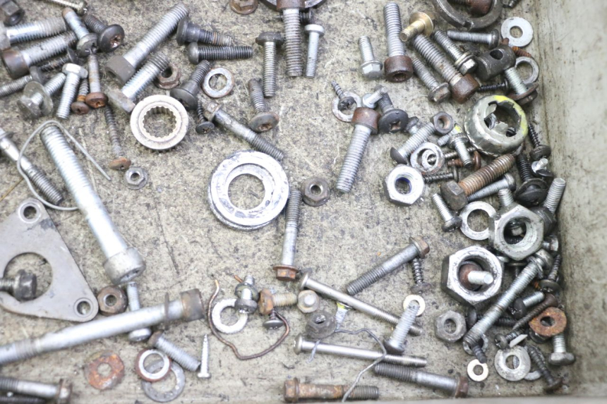 photo de TORBA ZESTAW ŚRUB I WKRĘTÓW PIAGGIO VESPA S 2T 50 (2007 - 2014) - Zoom stanu zużycia