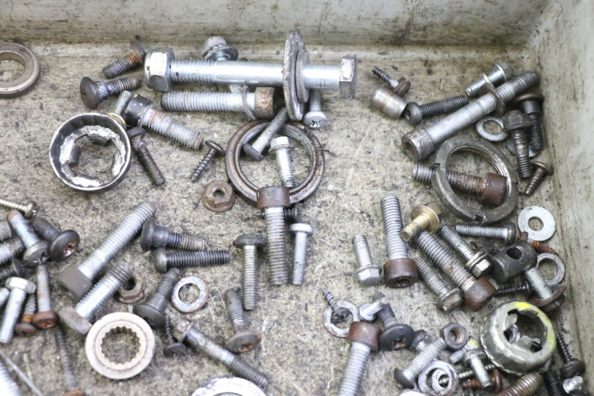 photo de TORBA ZESTAW ŚRUB I WKRĘTÓW PIAGGIO VESPA S 2T 50 (2007 - 2014) - Inny kąt widzenia