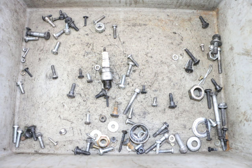 photo de TORBA ZESTAW ŚRUB I WKRĘTÓW PIAGGIO ZIP 2T 50 (2009 - 2019) - Widok główny