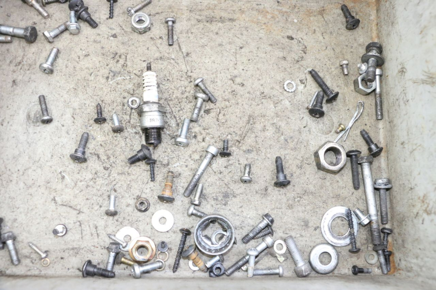 photo de TORBA ZESTAW ŚRUB I WKRĘTÓW PIAGGIO ZIP 2T 50 (2009 - 2019) - Szczegół części