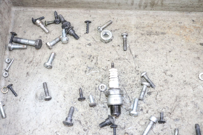 photo de TORBA ZESTAW ŚRUB I WKRĘTÓW PIAGGIO ZIP 2T 50 (2009 - 2019) - Zoom stanu zużycia