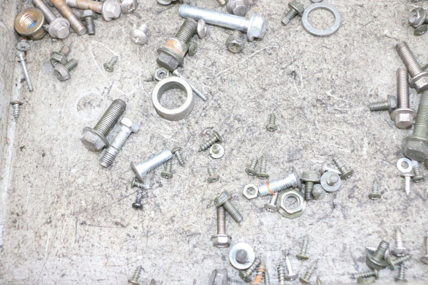 photo de WOREK ŚRUB I ŚRUBEK EFUN PUSA 1 - Inny kąt widzenia