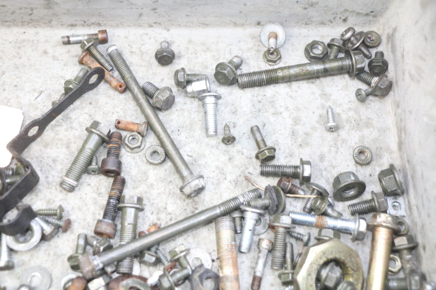 photo de TORBA ZESTAW ŚRUB I WKRĘTÓW YAMASAKI RAPTOR 50 (2013 - 2018) - Inny kąt widzenia