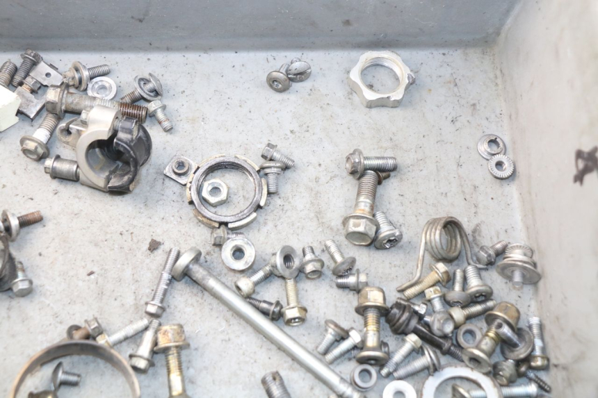 photo de TORBA ZESTAW ŚRUB I WKRĘTÓW SUZUKI RMZ RM-Z 450 (2008 - 2011) - Szczegół części