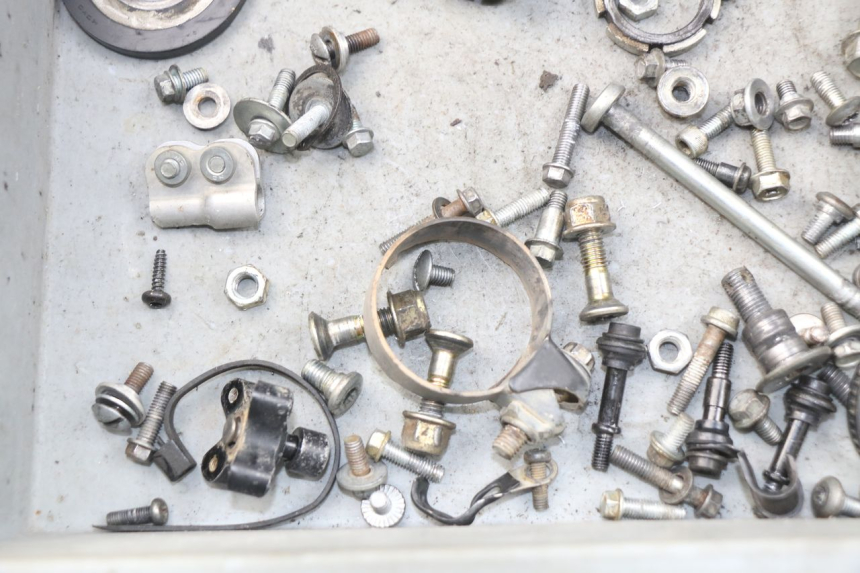 photo de TORBA ZESTAW ŚRUB I WKRĘTÓW SUZUKI RMZ RM-Z 450 (2008 - 2011) - Inny kąt widzenia