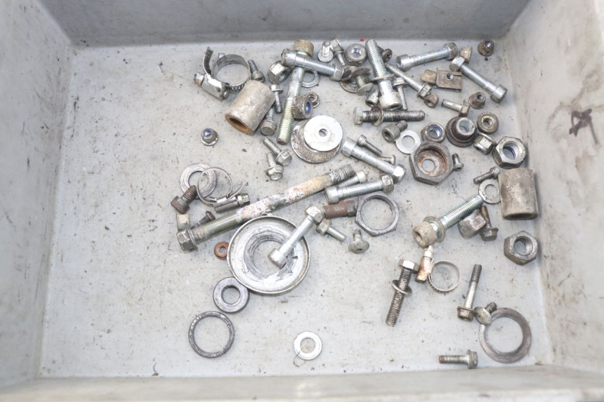 photo de TORBA ZESTAW ŚRUB I WKRĘTÓW RIEJU RR 50 (1998 - 2007) - Widok główny