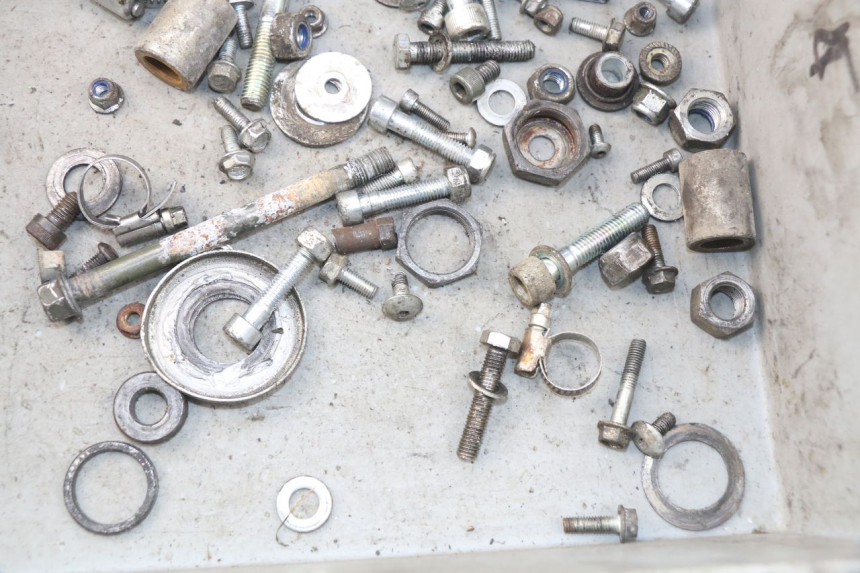 photo de TORBA ZESTAW ŚRUB I WKRĘTÓW RIEJU RR 50 (1998 - 2007) - Szczegół części