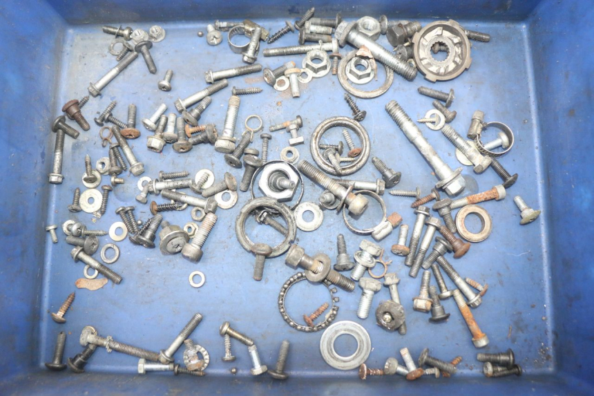 photo de WOREK ŚRUB I WKRĘTÓW GILERA RUNNER LC 50 (1997 - 1998) - Widok główny