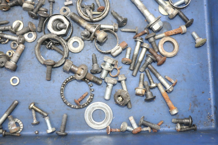 photo de WOREK ŚRUB I WKRĘTÓW GILERA RUNNER LC 50 (1997 - 1998) - Zbliżenie techniczne