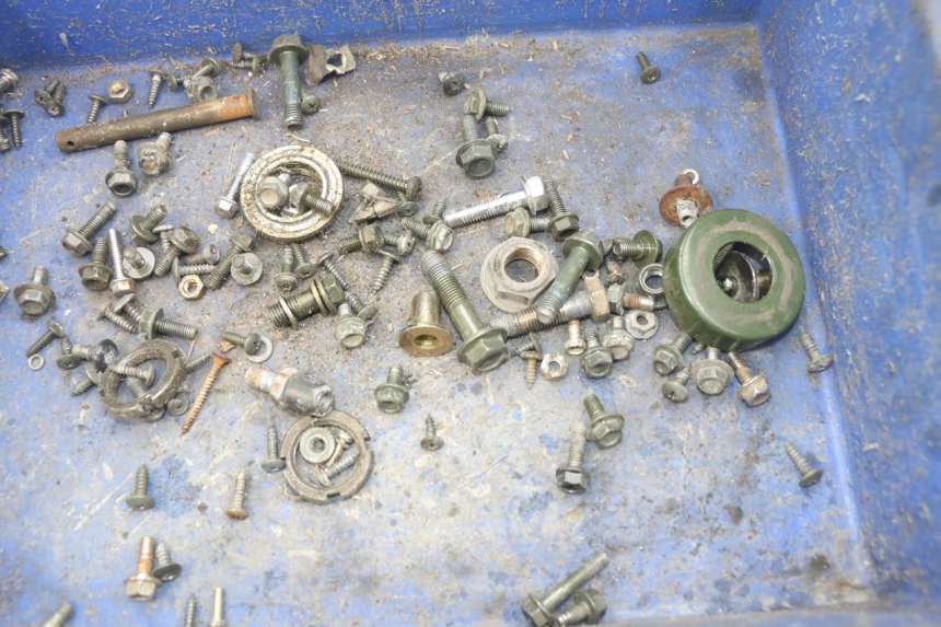 photo de WOREK Z ŚRUBAMI I ELEMENTAMI ZŁĄCZNYMI KEEWAY RY6 2T 50 (2011 - 2019) - Szczegół części