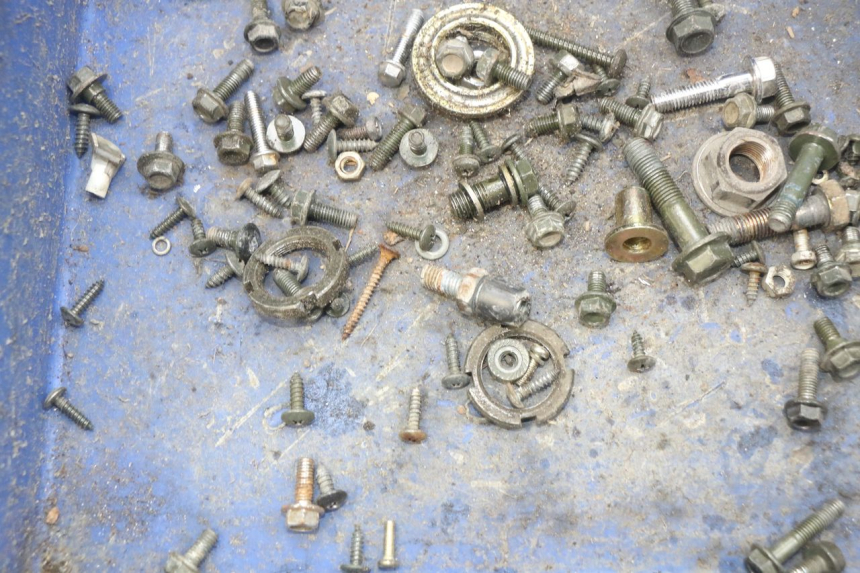 photo de WOREK Z ŚRUBAMI I ELEMENTAMI ZŁĄCZNYMI KEEWAY RY6 2T 50 (2011 - 2019) - Zoom stanu zużycia