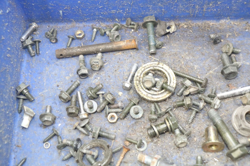 photo de WOREK Z ŚRUBAMI I ELEMENTAMI ZŁĄCZNYMI KEEWAY RY6 2T 50 (2011 - 2019) - Inny kąt widzenia