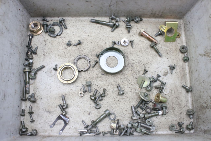 photo de WOREK Z ŚRUBAMI I ELEMENTAMI ZŁĄCZNYMI KEEWAY RY6 2T 50 (2011 - 2019) - Widok główny