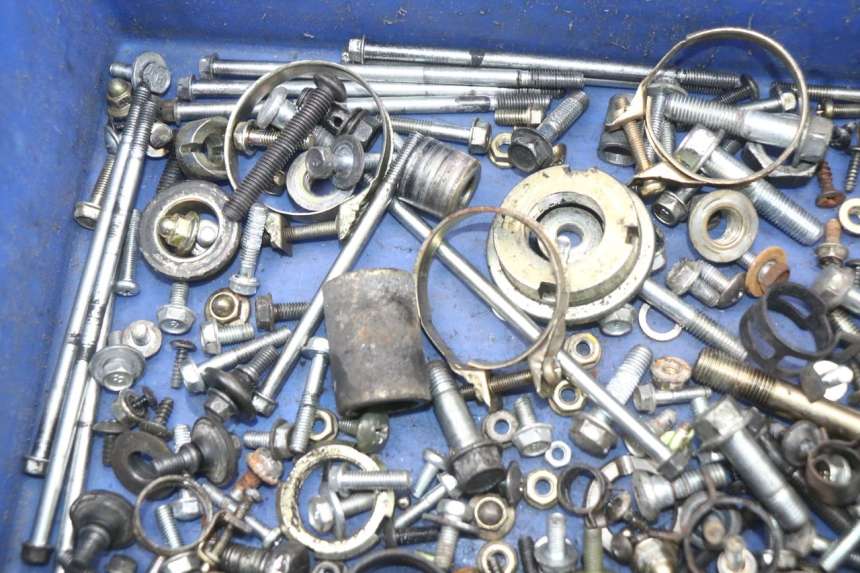 photo de TORBA ZESTAW ŚRUB I WKRĘTÓW DAELIM S3 125 (2010 - 2017) - Szczegół części