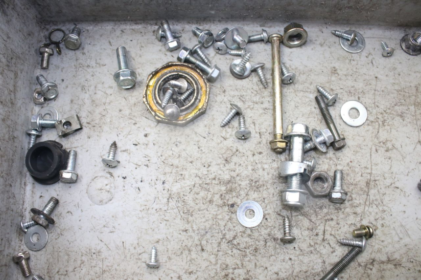 photo de WOREK ŚRUB I WKRĘTÓW JM MOTORS SANTANA 50 (2014 - 2023) - Zbliżenie techniczne